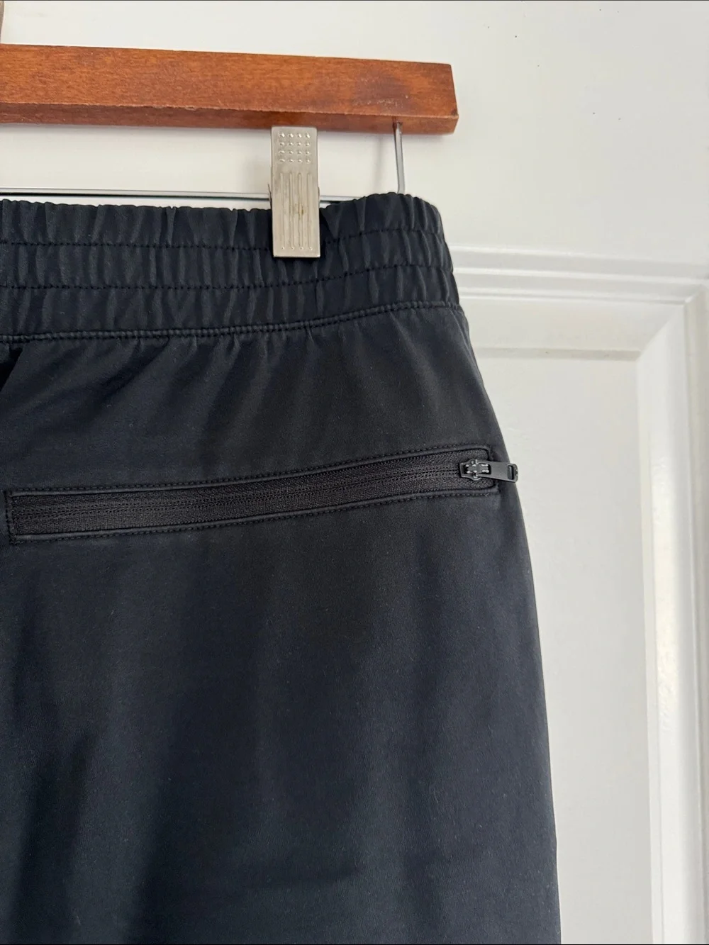 NWOT Men’s Uniqlo Lightweight Active Black Sweatpants M